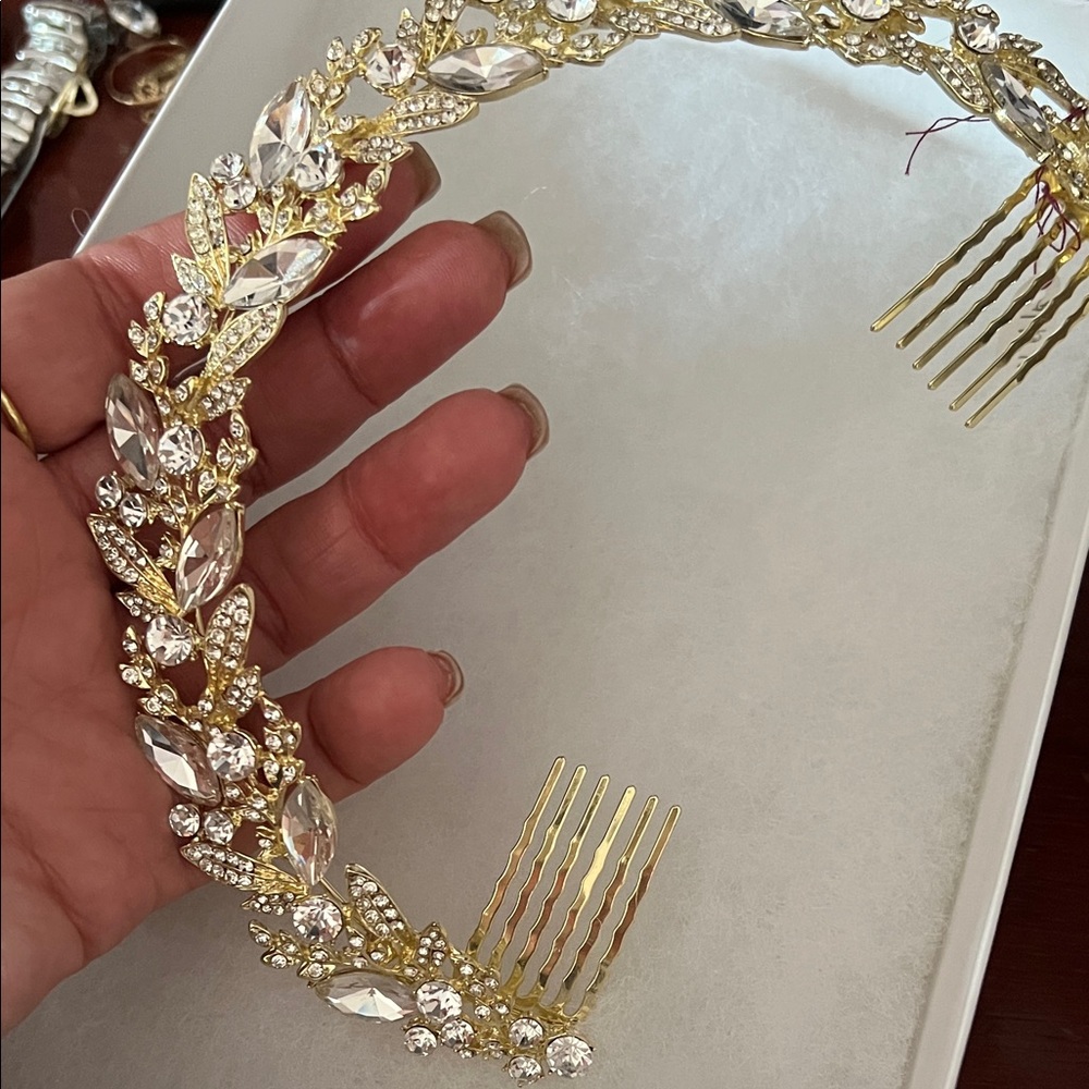 Elegant Gold and Silver Crystal Hair Comb